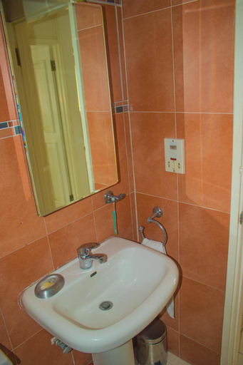 Bathroom 3, Turtle Beach Towers
