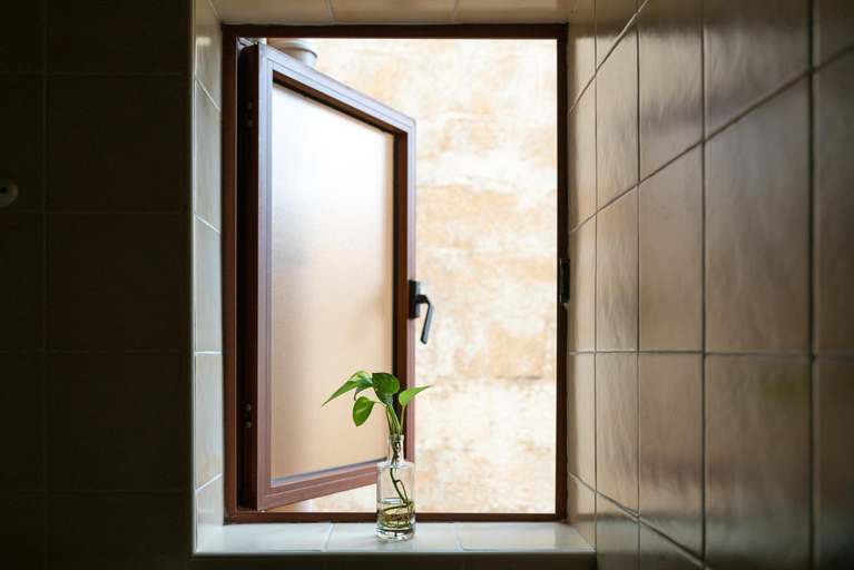 Bathroom 2, Laremi Bed&Breakfast Gozo