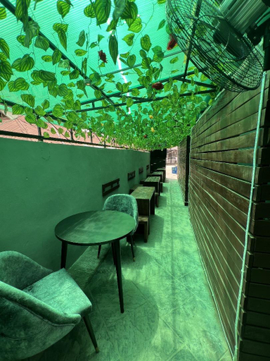 Others 4, Thapunchline Hotel, Ikeja
