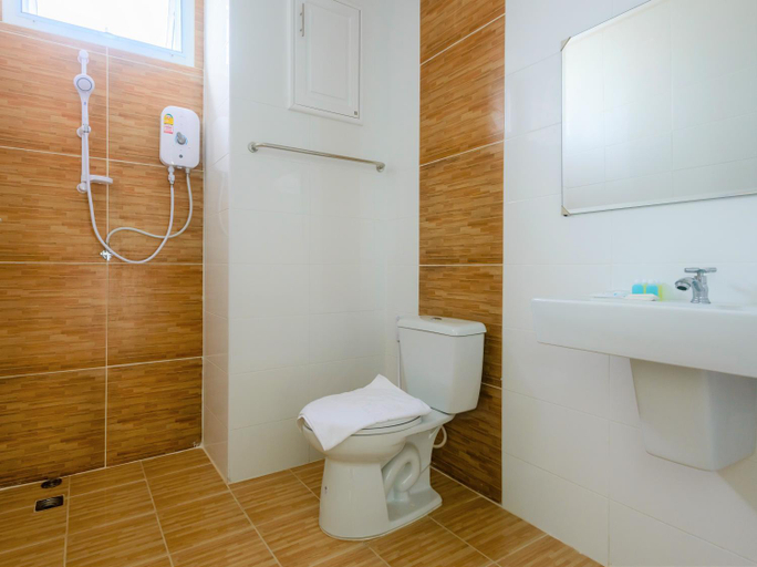 Bathroom 4, O2 Hotel Sakon Nakhon, Muang Sakon Nakhon