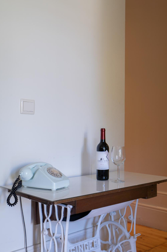 Others 2, Host Wise - Homely Noble Flats - Garden & Jacuzzi, Porto