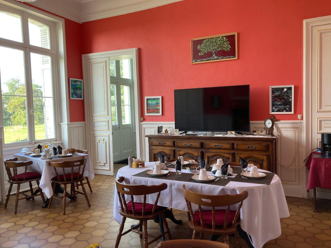 Food & Drinks 4, Chateau de la Bouchatte chambre les Roses, Allier