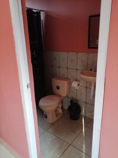 Bathroom 4, Hotel Munch, Managua