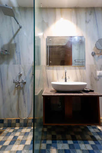 Bathroom 5, Miranda Beach Resort, North Goa