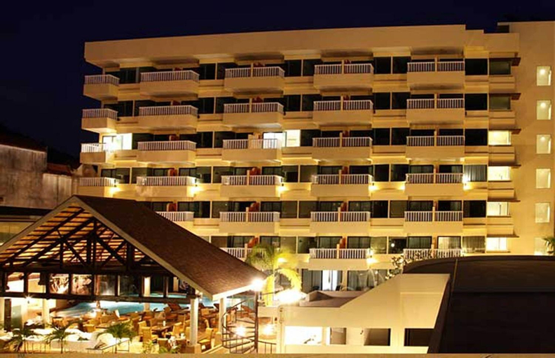 Exterior & Views 23