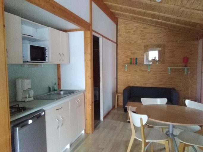 Dining Room, chalet du camping la Porte St Martin, Drôme