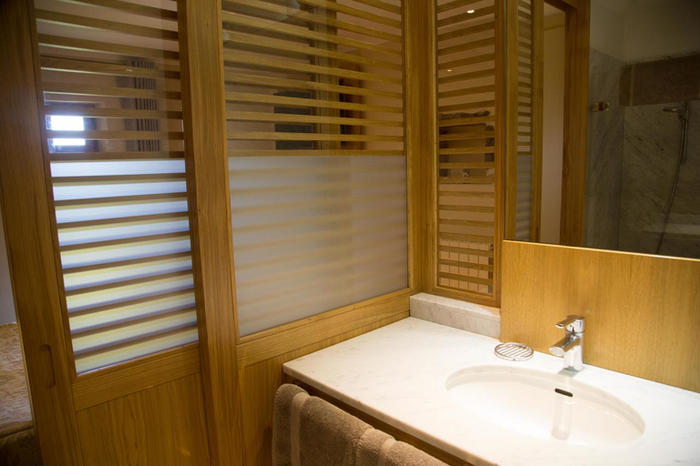 Bathroom, Logis Auberge les Murets, Ardèche