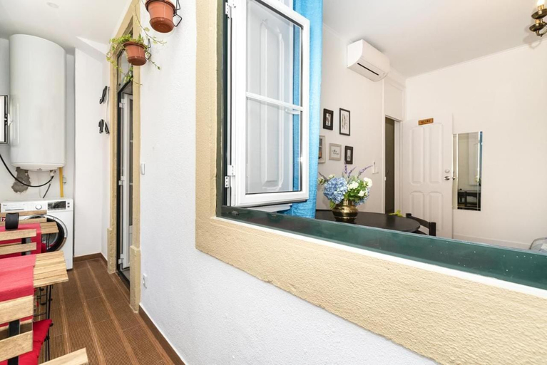 Others 4, Rustic M2 R1 - Amazing Double Room with Shared Bathroom, Lisbon