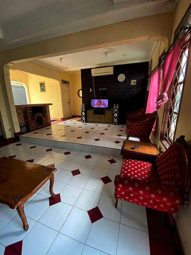 Public Area 2, Express O 91278 Pahlawan Udyana Syariah, Bogor