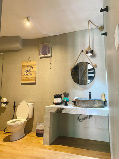 Bathroom 13