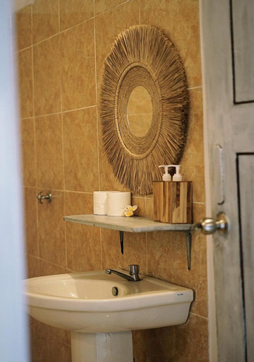 Bathroom 10