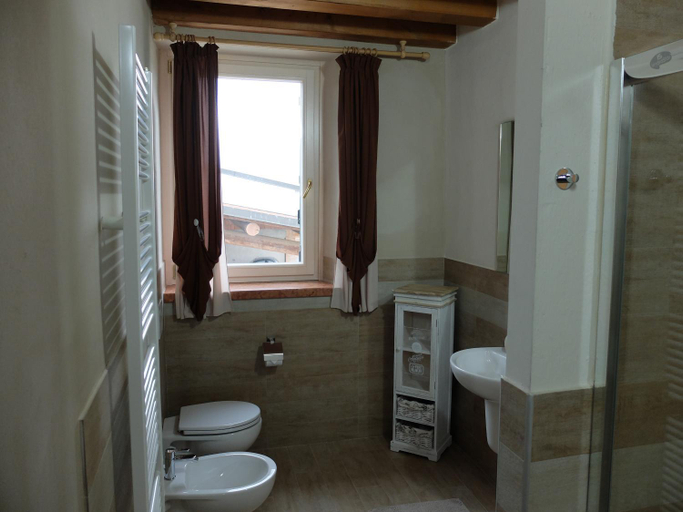 Bathroom 2, B&B Eldorado, Verona