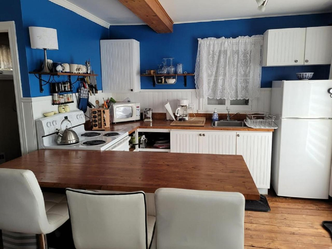 Others 4, Les Chatons Azur - Chalet, Rimouski-Neigette