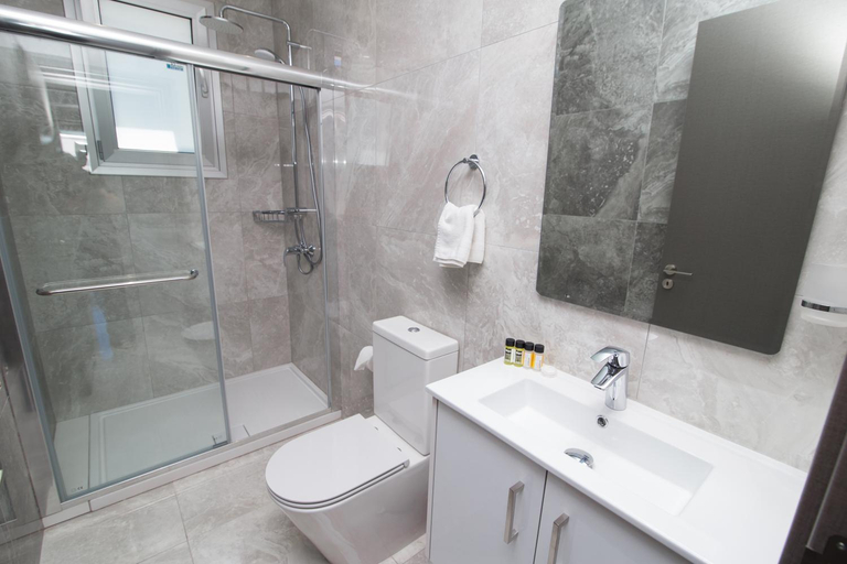 Bathroom 4, Fig Tree Bay Residences 1 Lantiana Villa