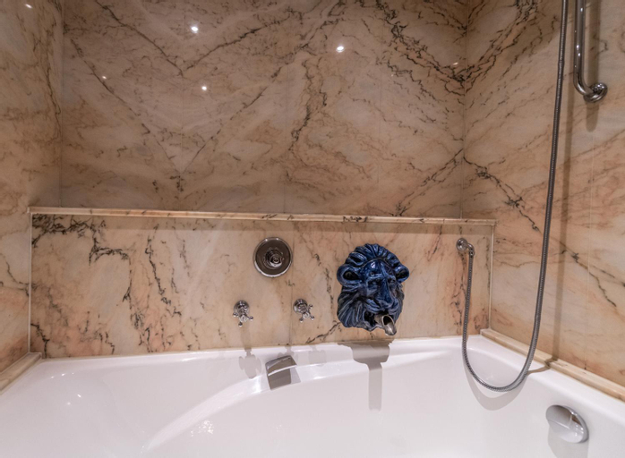 Bathroom 5