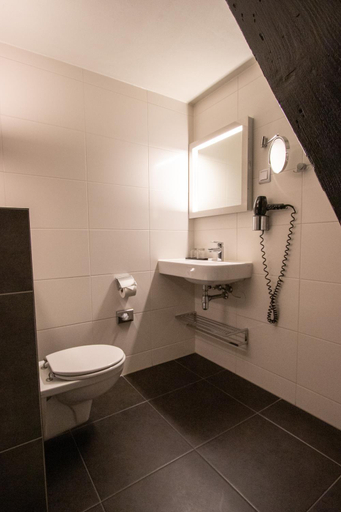 Bathroom 3, Hapimag Apartments Amsterdam, Amsterdam