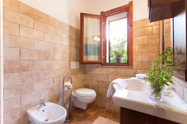 Bathroom 2, Bioagriturismo NURE, Sassari