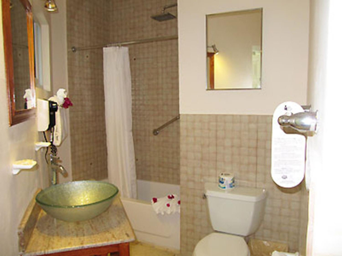 Bathroom 4, Rondel Village