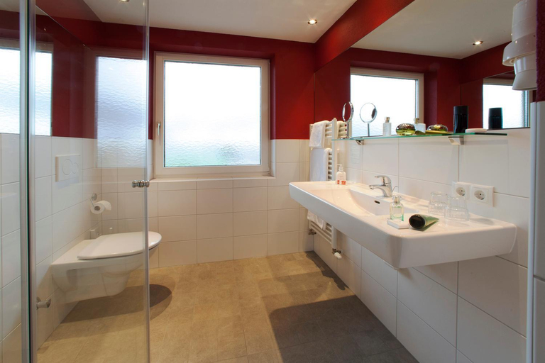 Bathroom 4, Hotel Bruno, Schwaz