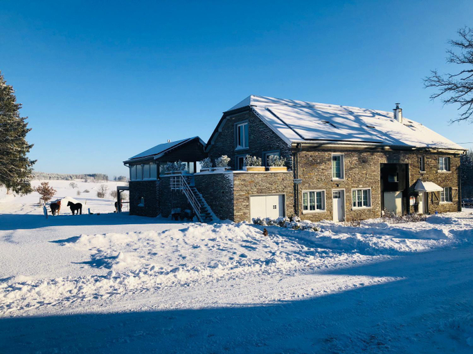 Others 3, B&B Pegasus II - Chambre familiale de luxe avec sauna privatif et coin repas, Luxembourg