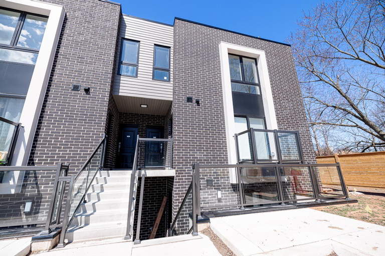 Exterior & Views, Luxury & Comfy Apartment, Mins Drive To All Niagara Falls Attraction, Niagara