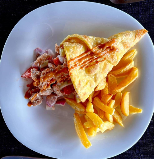 Food & Drinks 4, Mwamba Kelele Lodge, Burahya