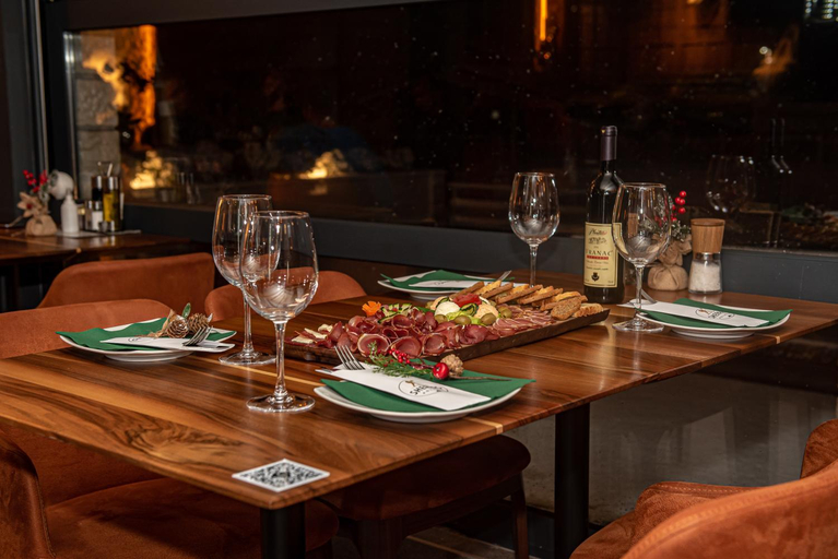 Food & Drinks 4, Modern Mountain Kolasin