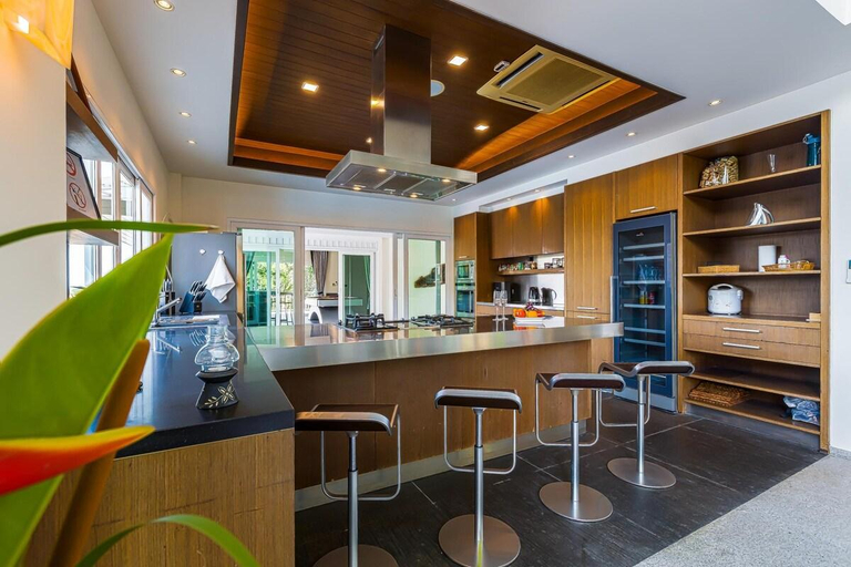 Food & Drinks, Large 6 Bed Luxury Villa on the Golf Course PHJ, Cha-Am