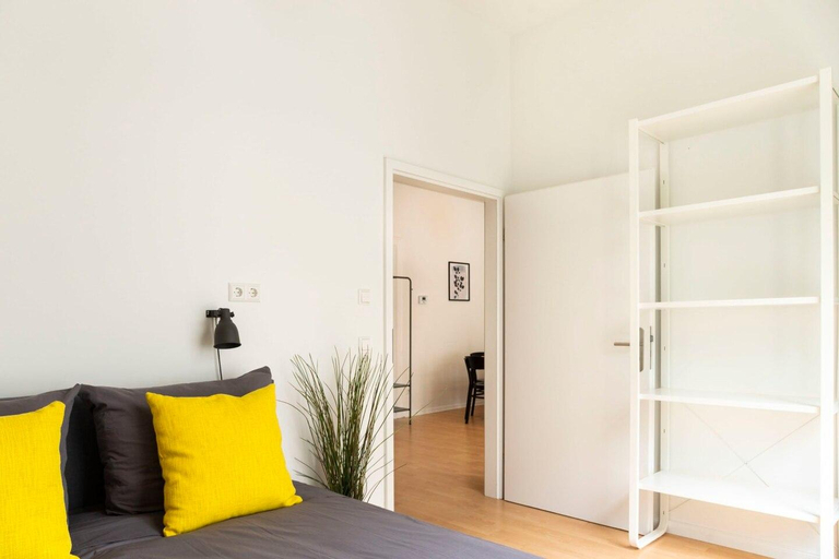 Bedroom 3, FAMILY@Mauerpark +SelfCheckIn +Street Parking, Berlin