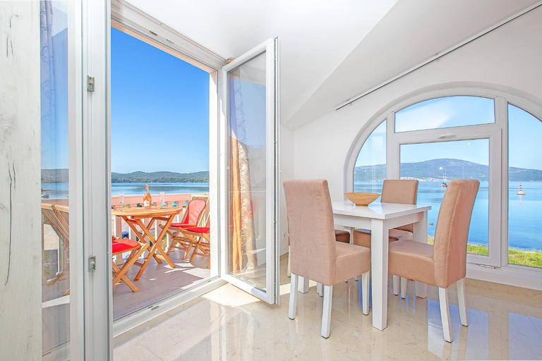 Others 4, Apartments Dragana