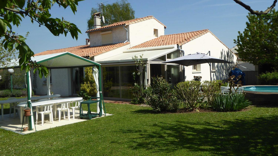 Others 2, Bienvenue a la Fremigere, Charente-Maritime
