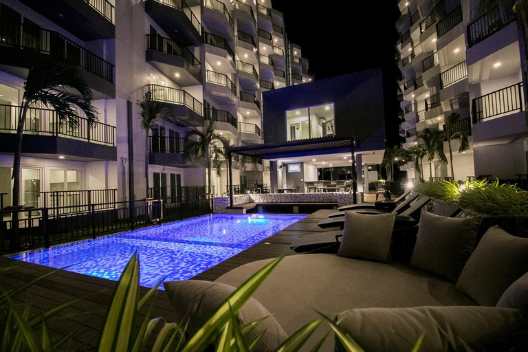 Exterior 15