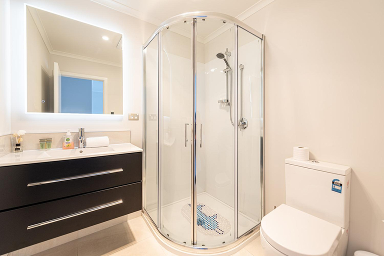 Bathroom 3, Star View, Mackenzie