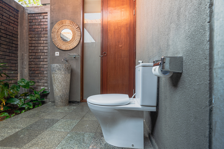 Bathroom 27