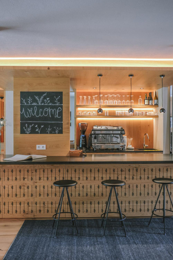 Food & Drinks 4, OVINA`s HAUS, Bolzano