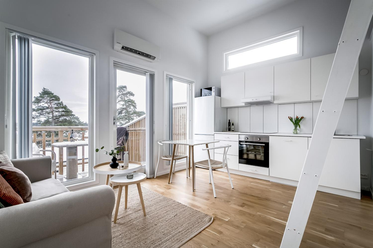 Others 3, Lakefront Villa with Private Dock and Sunset Views, Upplands-Bro