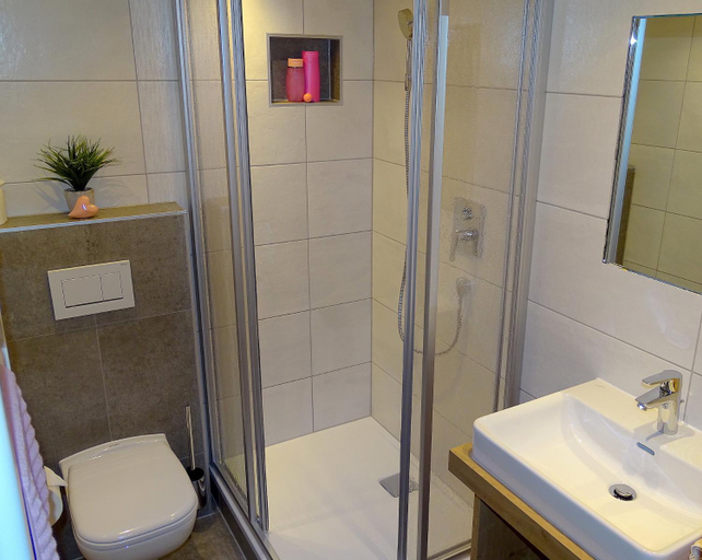Bathroom, Kingershof, Landeck