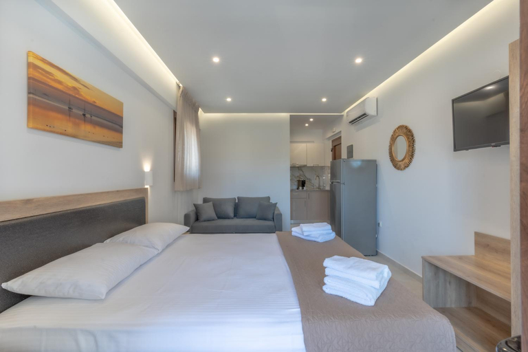 Bedroom 3, Sunshine Rooms and Suites, Central Macedonia