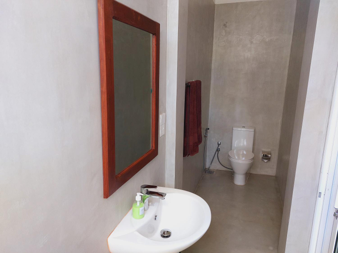 Bathroom 3, Atrium Hiriketiya, Dickwella