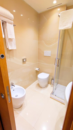 Bathroom 5, Catania Sea Palace Hotel, Catania