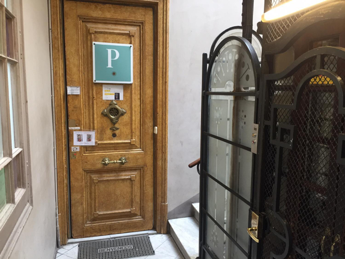 Public Area 2, Pension Casa De Barca, Barcelona