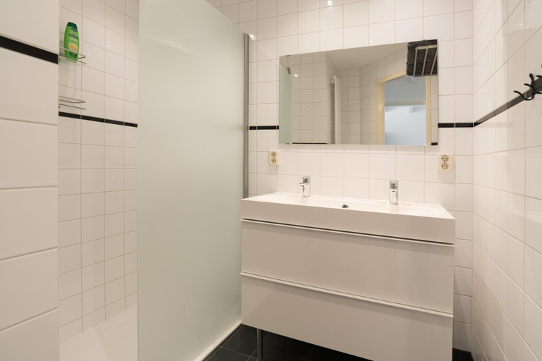 Bathroom 2, Central Rooftop Terrace Guest Suite, Amsterdam