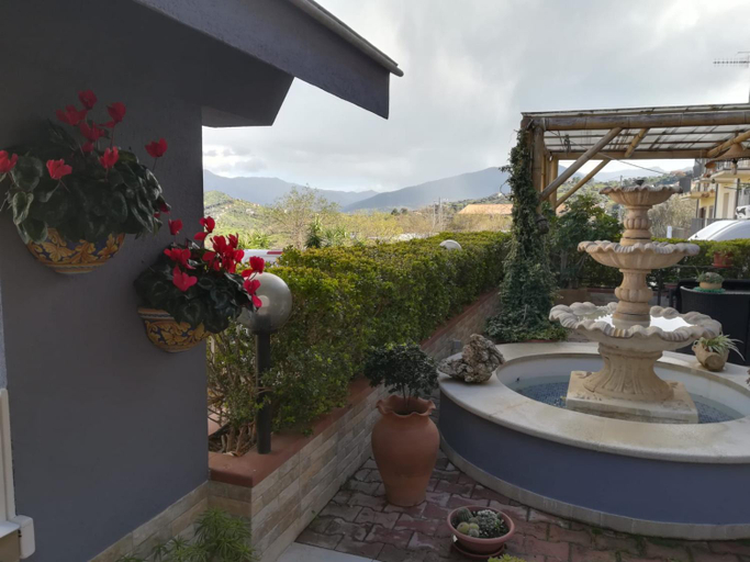 Others 5, B&B Ninni, Palermo