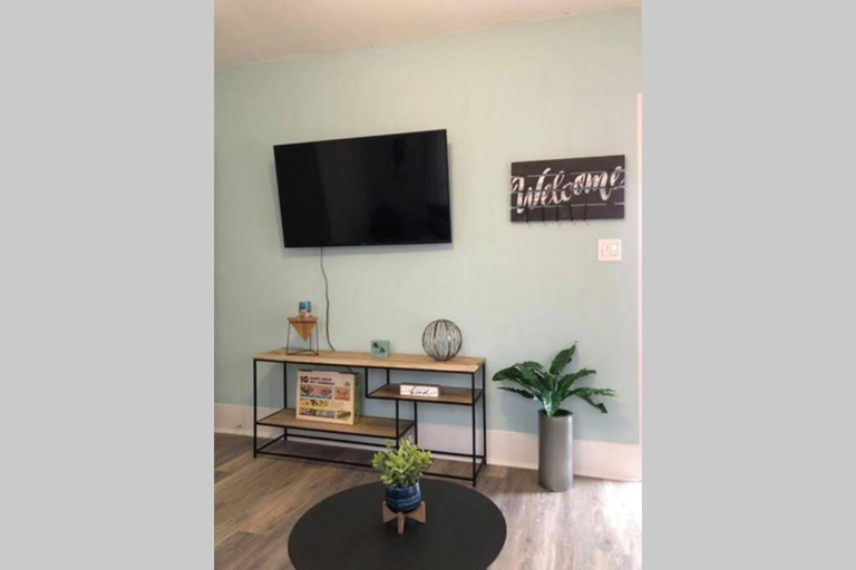 Others 5, The Comfi Coral - 2 Bed Apartment Home Studio B, Houston