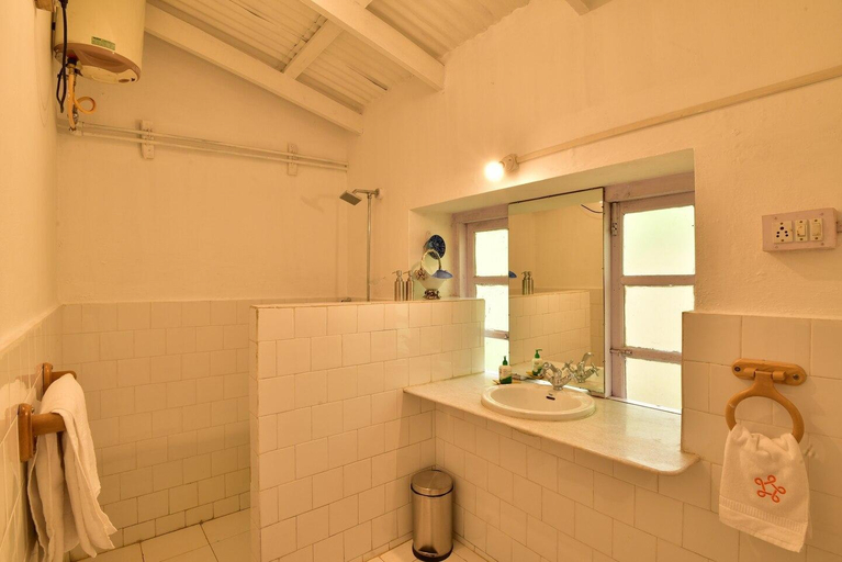 Bathroom 3, Nandanvan-3Bedroom Riverside Home on Coffee Estate, Dindigul