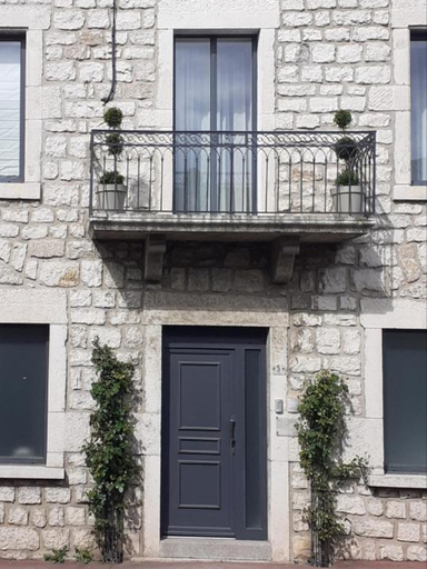 Others 4, SOUS LE TILLEUL a RUOMS, Ardèche