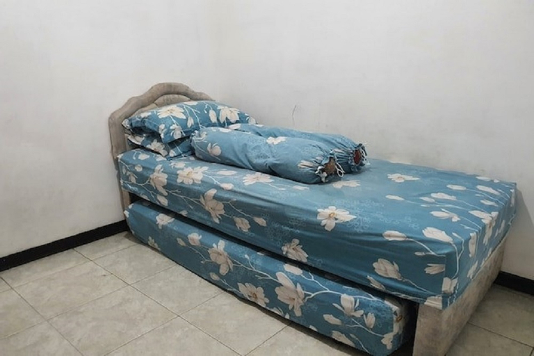 Bedroom 2, SPOT ON 93681 Qodri Homestay Syariah, Surabaya