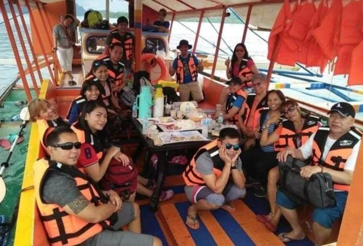 Others 2, Santimart Backpackers Coron, Coron