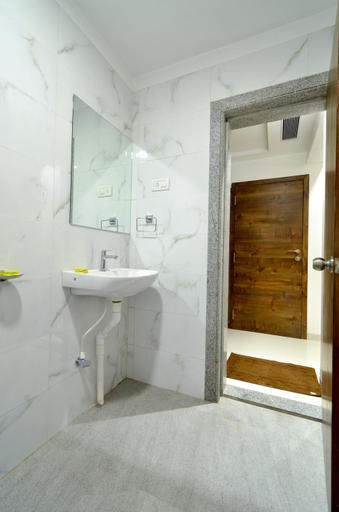Bathroom 5, Hotel Dwarka Park , Ahmadnagar