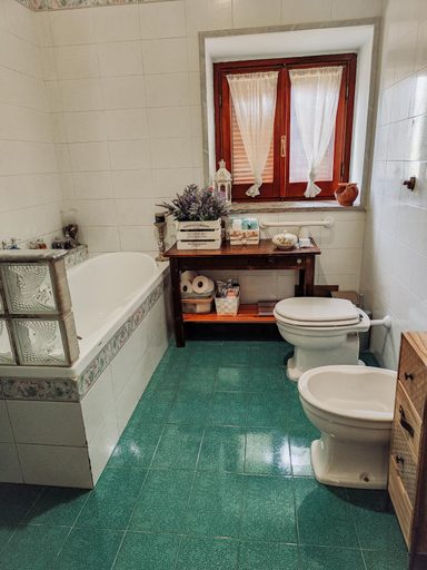 Bathroom, Casale dei ricordi, Frosinone